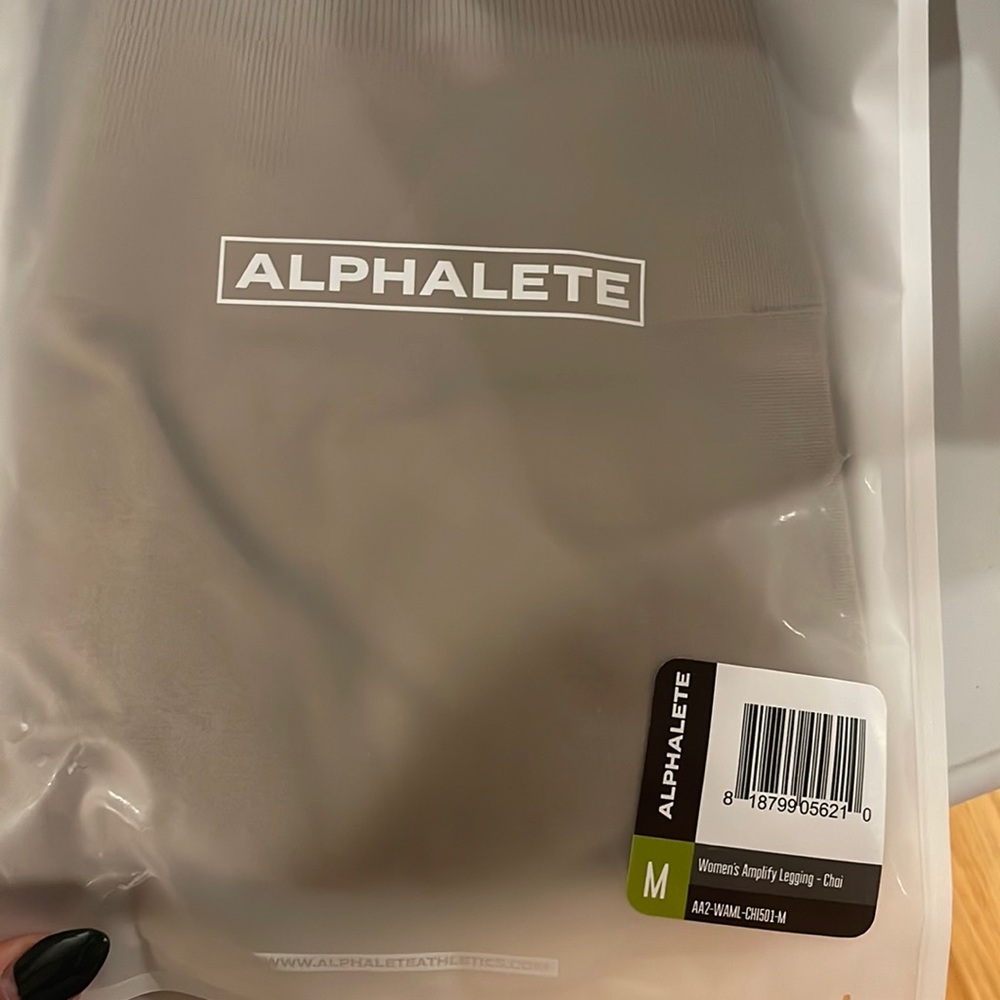 New in bag amplify legging in Chai